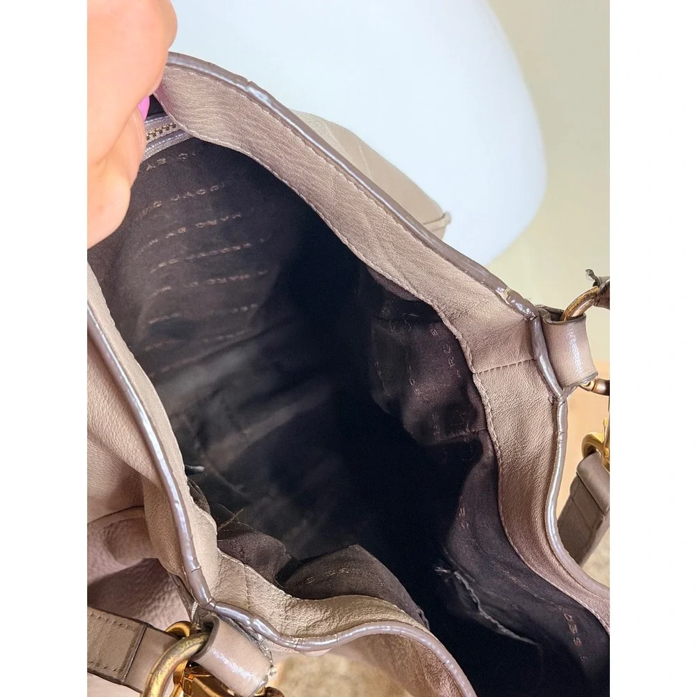 Marc by Marc Jacobs Classic Q Hillier Hobo Bag Taupe Pebbled Leather Crossbody